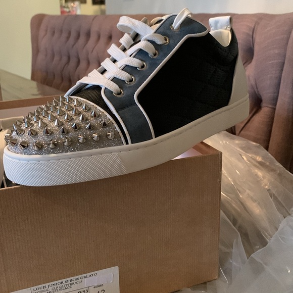 Shoes - Picture 4 of 5